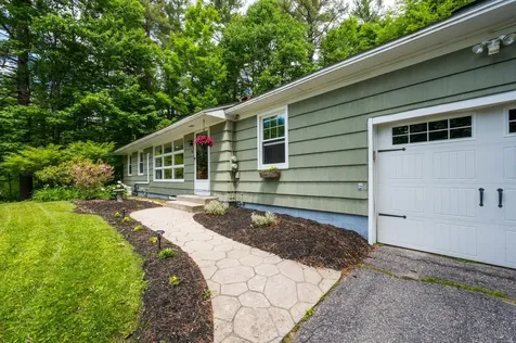 78 Squires Lane New London NH 03257