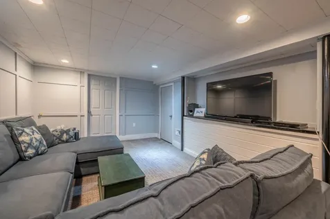 78 Squires Lane New London NH 03257