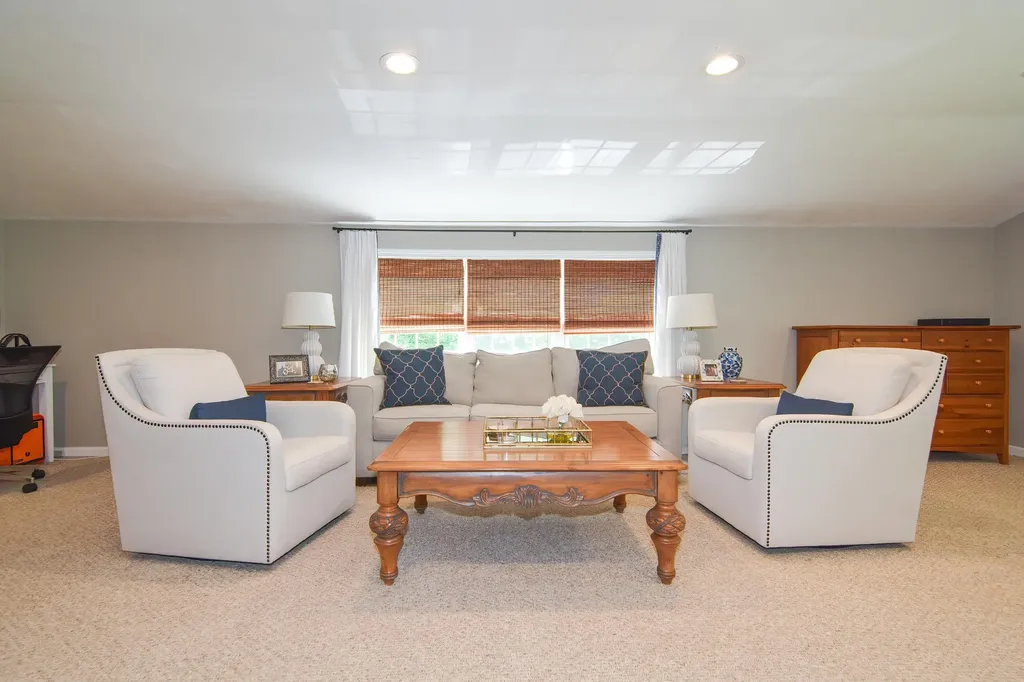 11 Glenwood Road Windham NH 03087