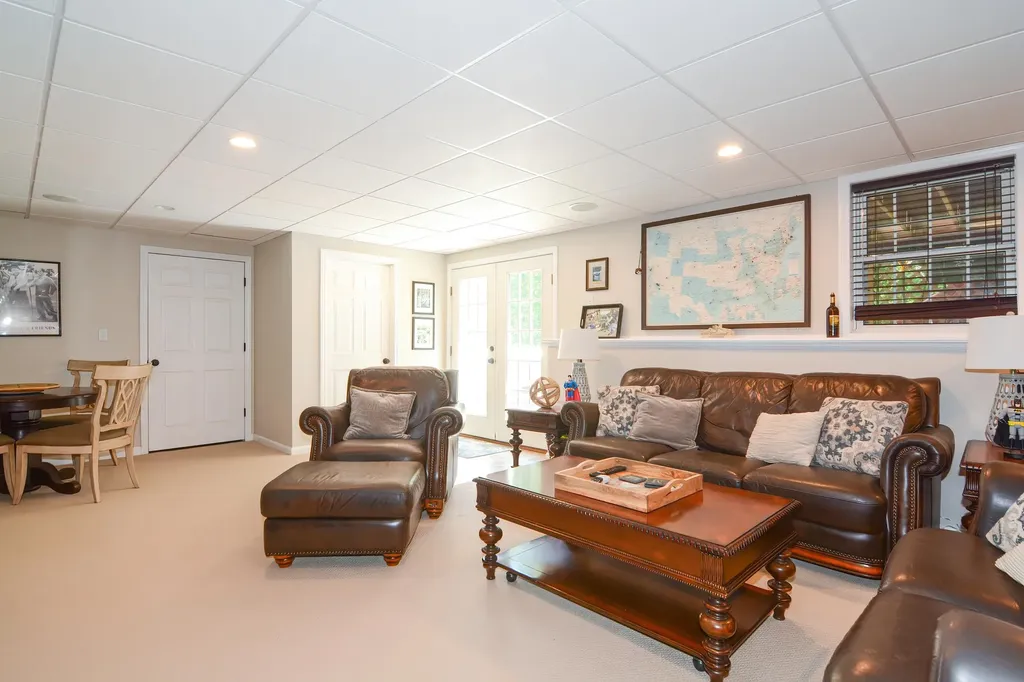 11 Glenwood Road Windham NH 03087