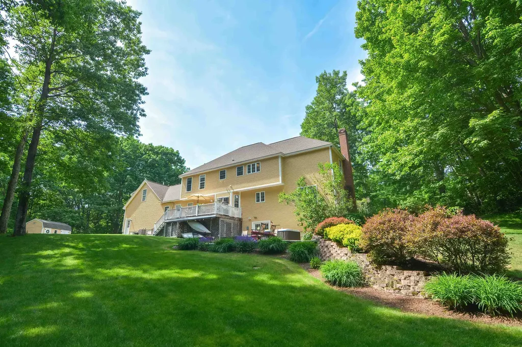 11 Glenwood Road Windham NH 03087