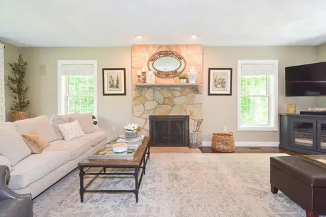 11 Glenwood Road Windham NH 03087