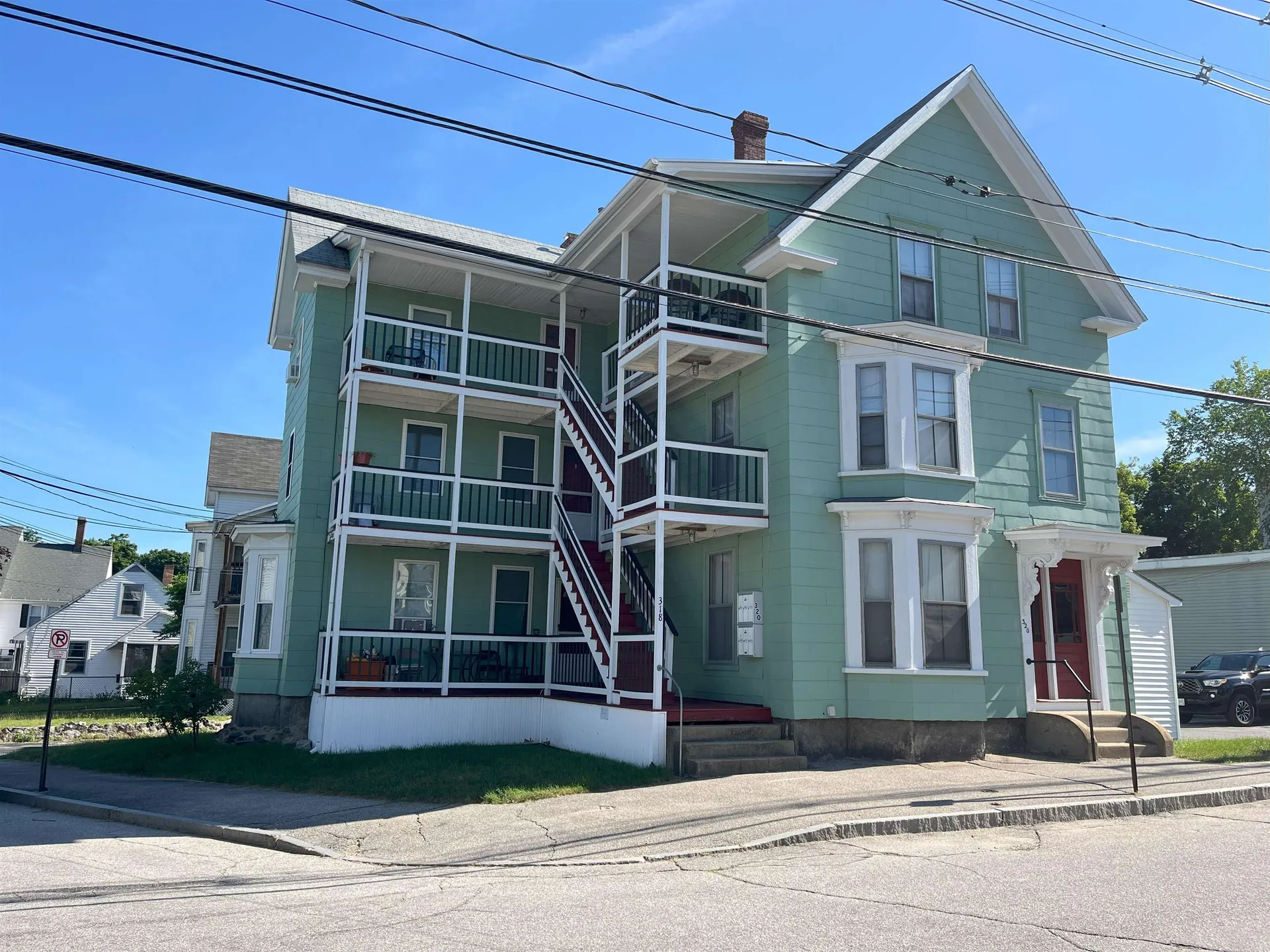 318 Lowell Street Manchester NH 03104