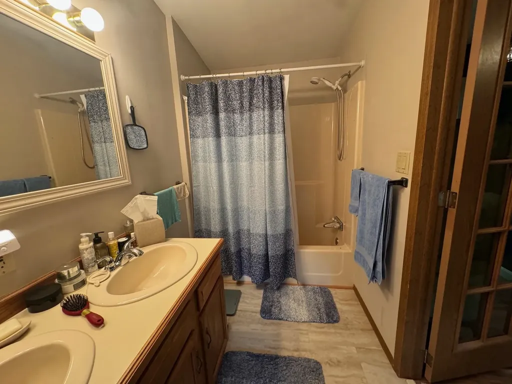 18 Family Circle Hartland VT 05001