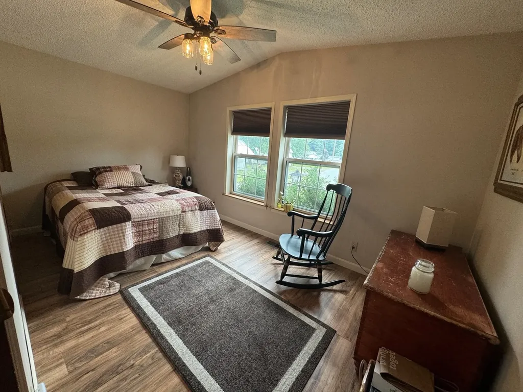 18 Family Circle Hartland VT 05001