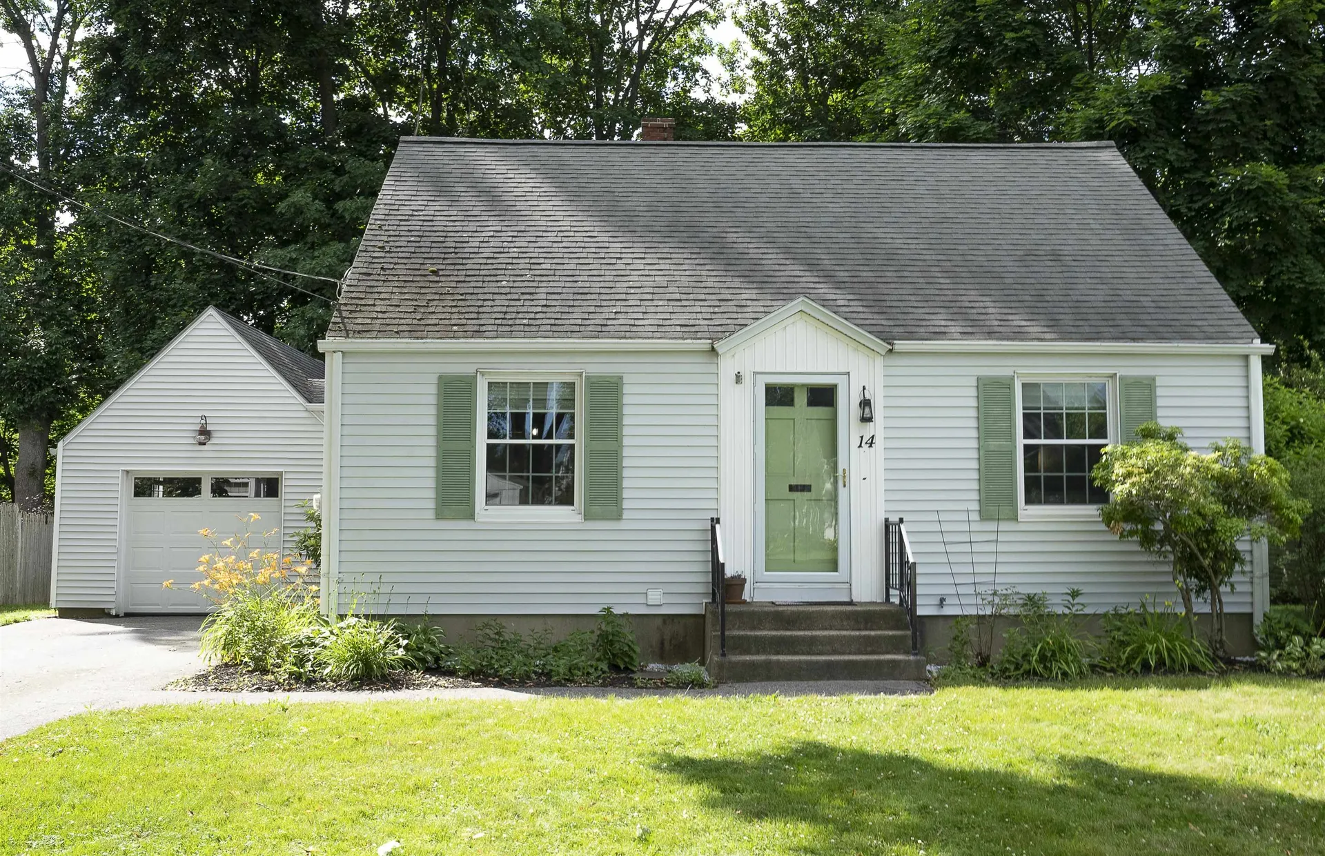 14 Elliot Park Dover NH 03820-4264