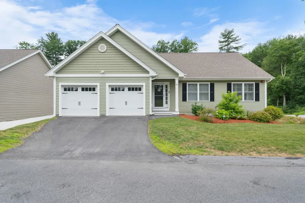 47 Abacoa Road Pelham NH 03076