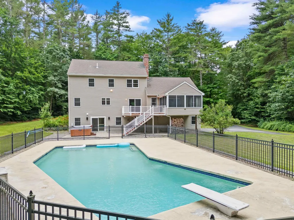 56 Oak Hill Road Brookline NH 03033