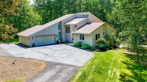 4 Lansing Drive Salem NH 03079