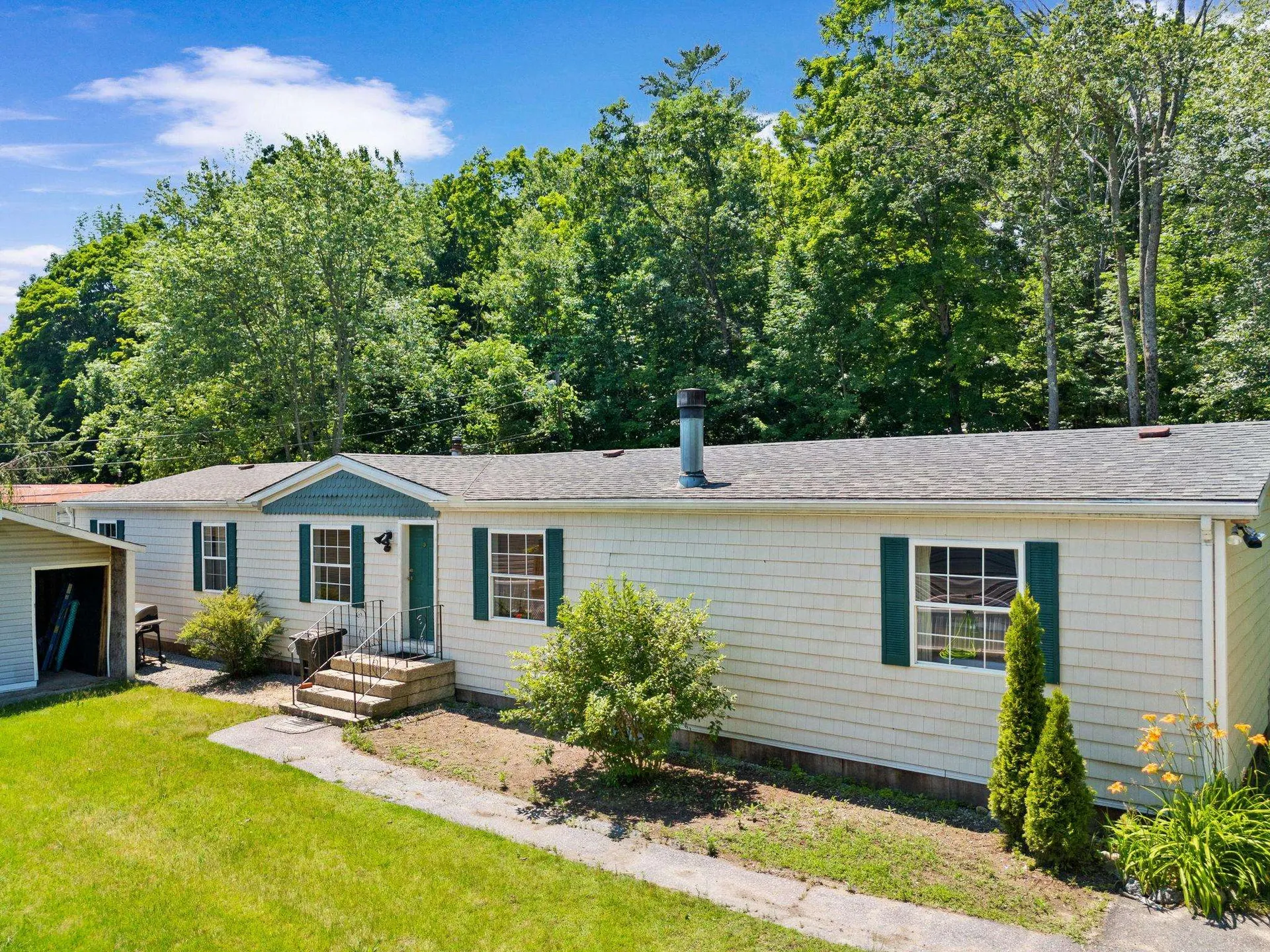 169 Preston Street Hillsborough NH 03244