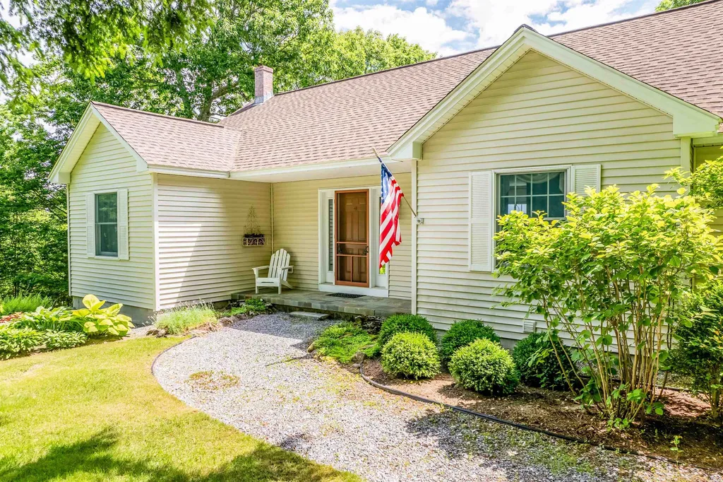 24 Meadow Road Newbury NH 03255