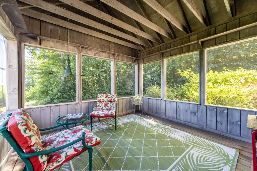 24 Meadow Road Newbury NH 03255