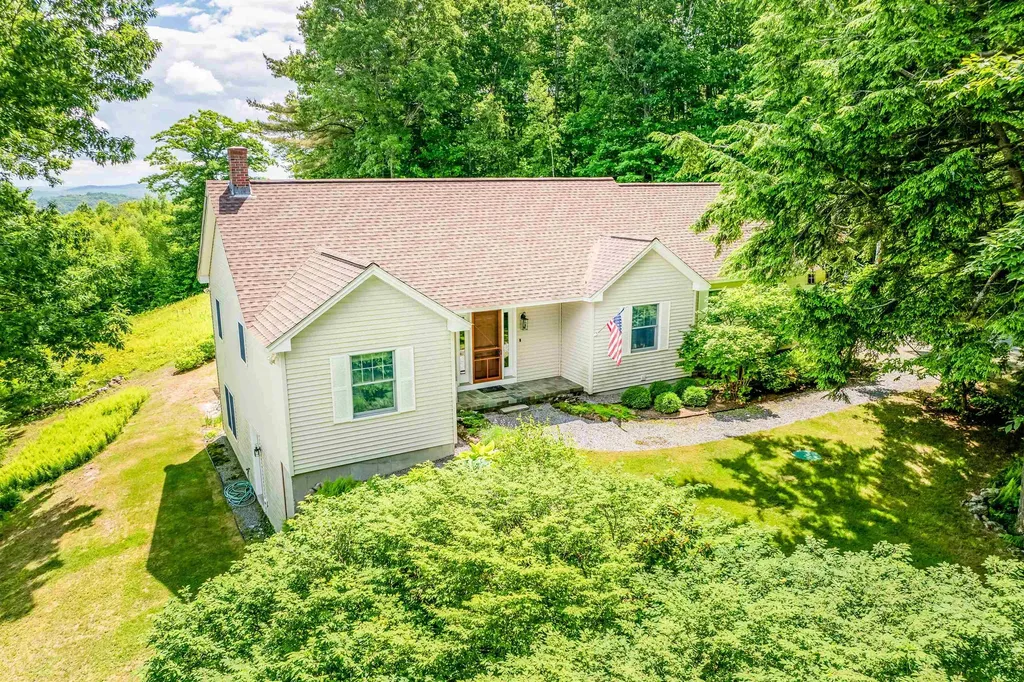 24 Meadow Road Newbury NH 03255