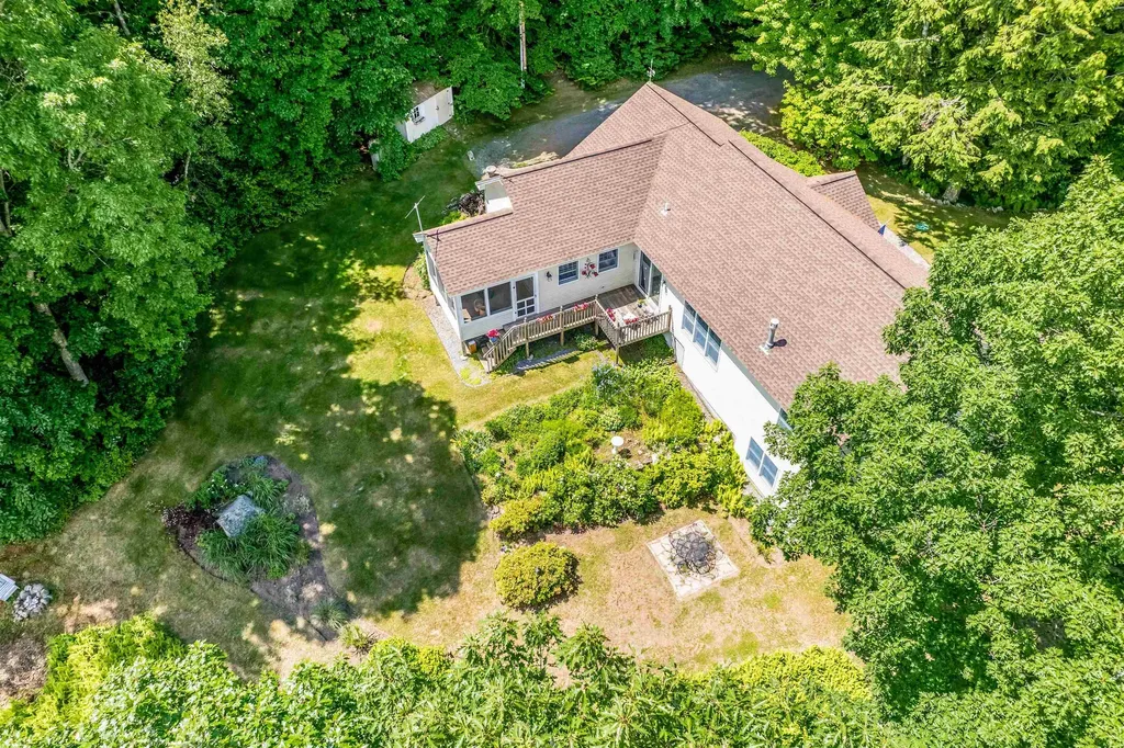 24 Meadow Road Newbury NH 03255