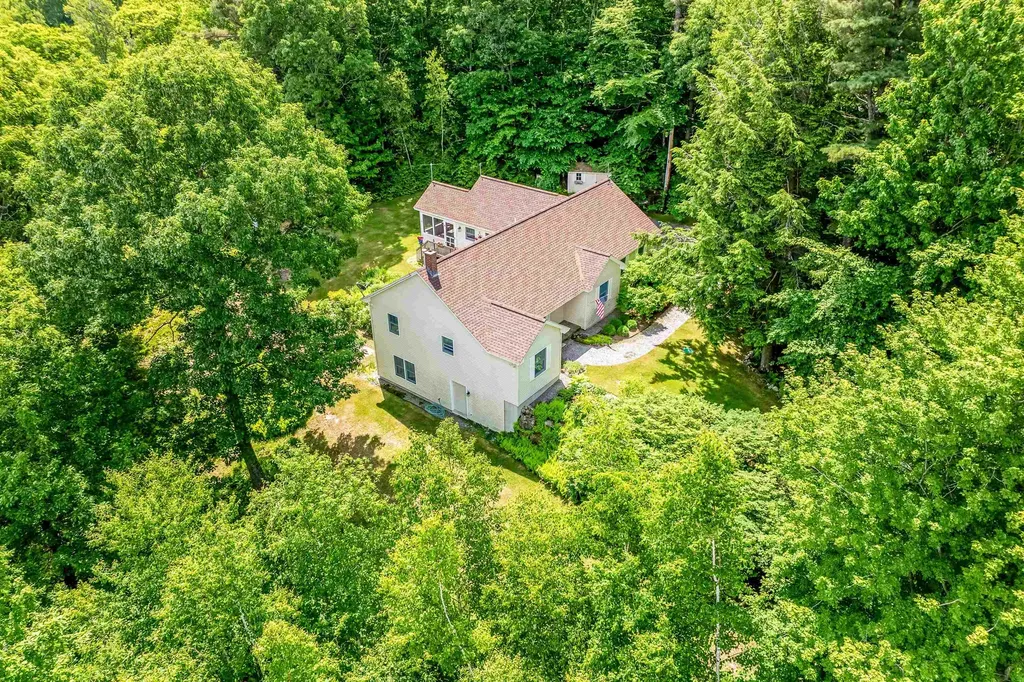 24 Meadow Road Newbury NH 03255