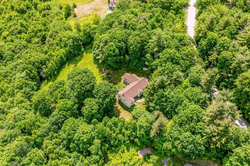 24 Meadow Road Newbury NH 03255