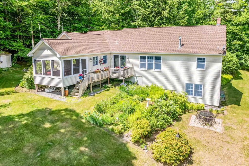 24 Meadow Road Newbury NH 03255