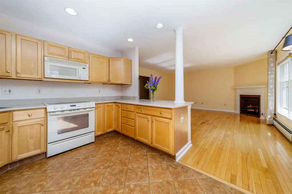 24 Meadow Road Newbury NH 03255