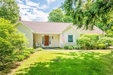 24 Meadow Road Newbury NH 03255
