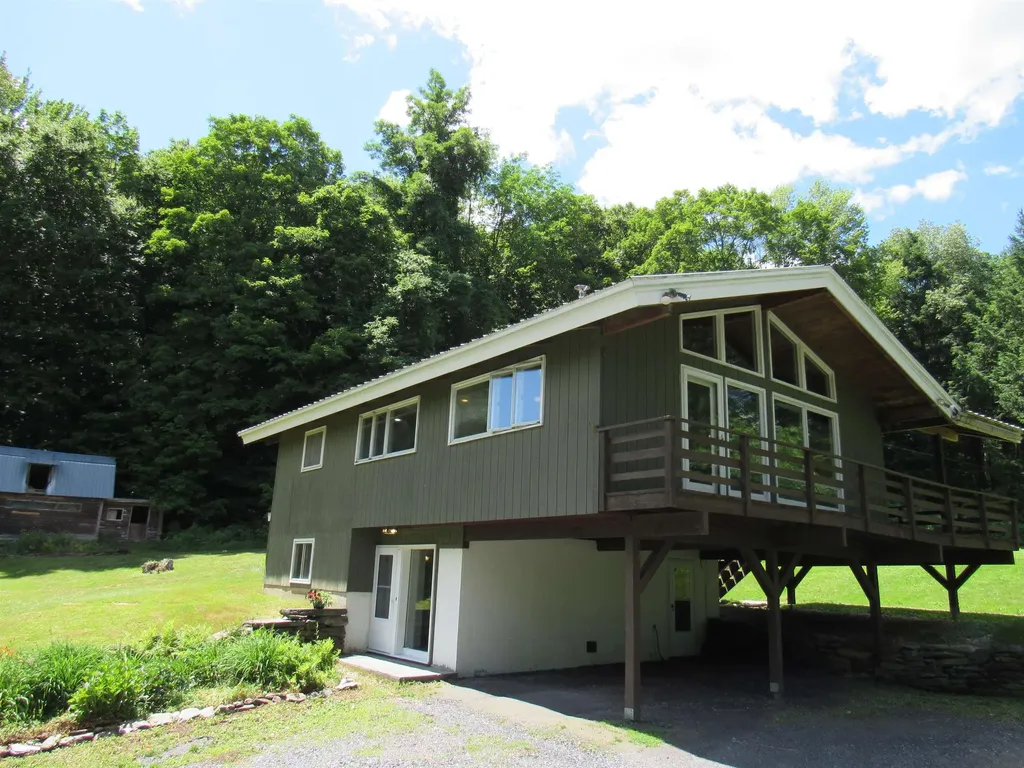 4541 Vt Route 100 Duxbury VT 05676