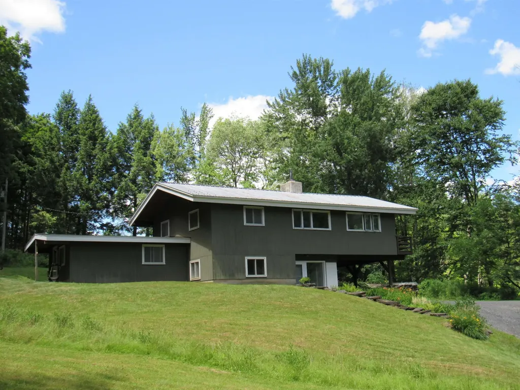4541 Vt Route 100 Duxbury VT 05676