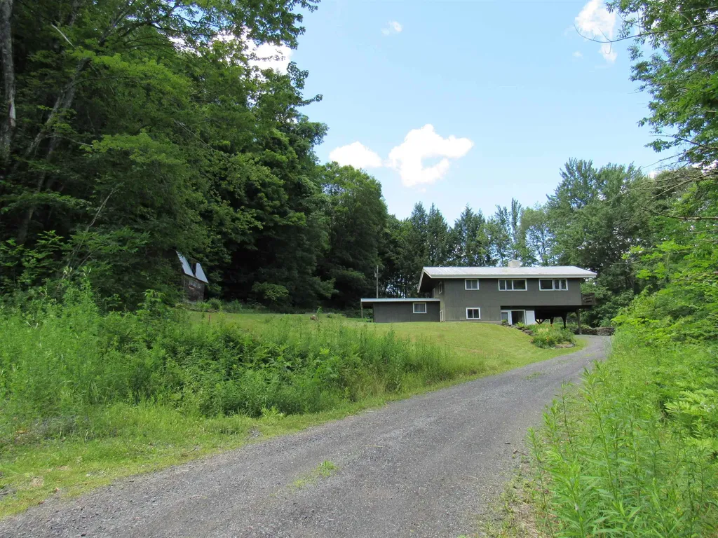4541 Vt Route 100 Duxbury VT 05676