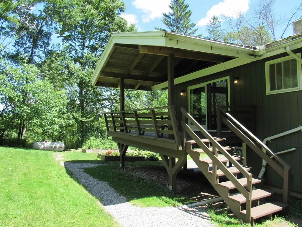 4541 Vt Route 100 Duxbury VT 05676