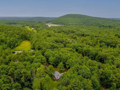 179 Mccurdy Road New Boston NH 03070