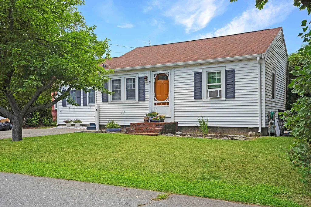 19 Hackett Lane Hampton NH 03842