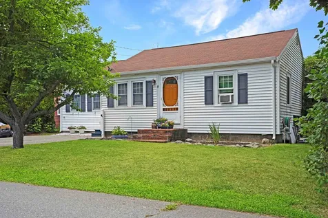 19 Hackett Lane Hampton NH 03842