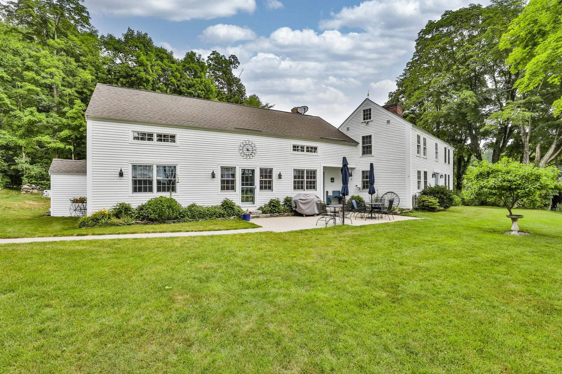 25 Howe Lane Hollis NH 03049