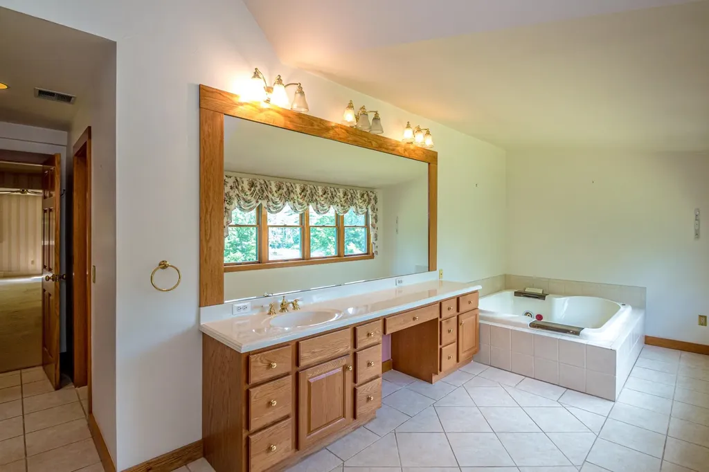 53 Landrock Road Conway NH 03818