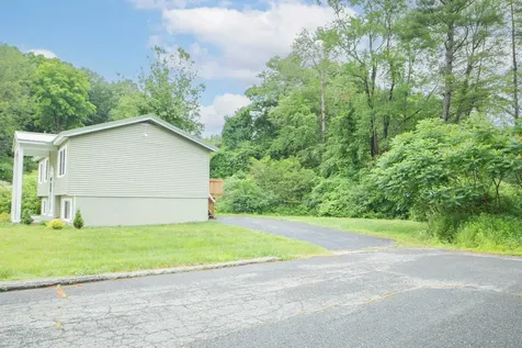 39 Carriage Hill Road Brattleboro VT 05301