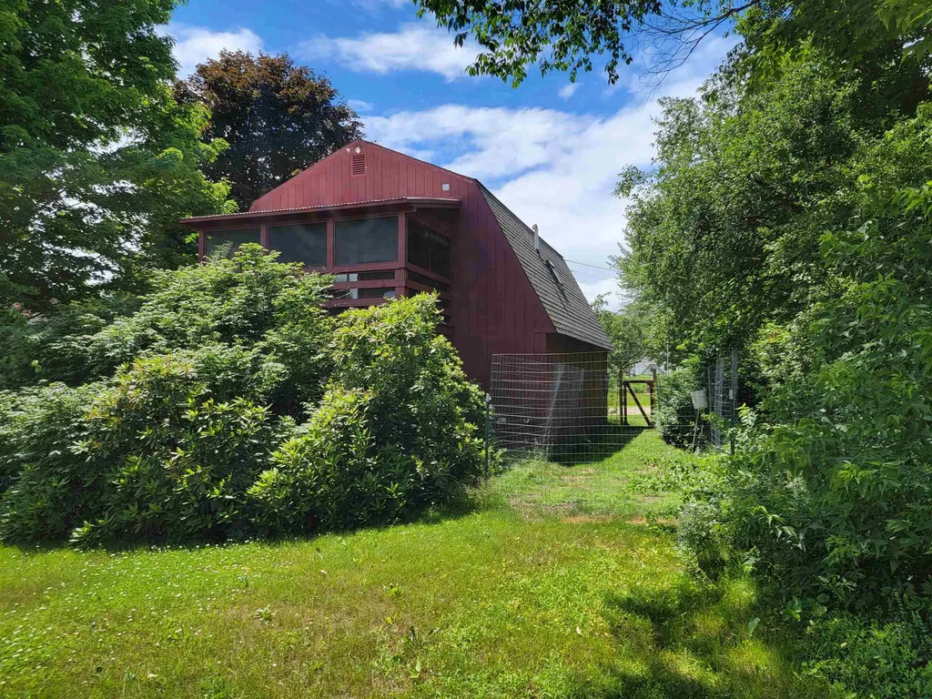 20 North Road Alexandria NH 03222