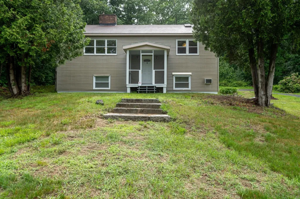 122 Exeter Road Newmarket NH 03857