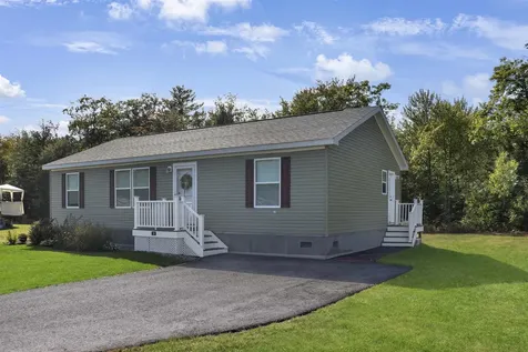 19 Margarets Way Ossipee NH 03864