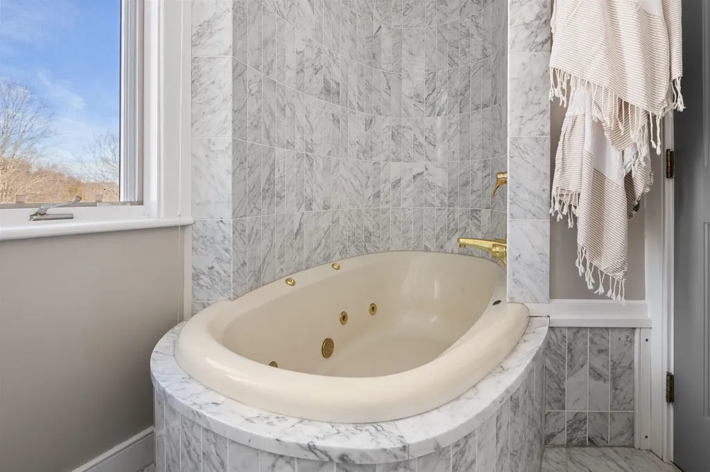 350 South Pitkin Road Albany VT 05820