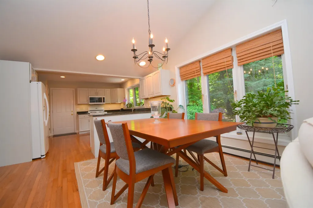 25 Fernwood Lane Grantham NH 03753