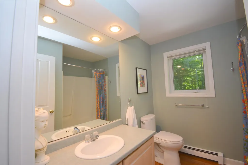 25 Fernwood Lane Grantham NH 03753