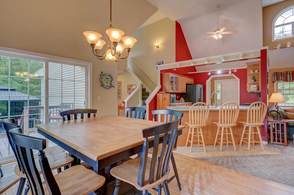 24 Amber Way Conway NH 03813