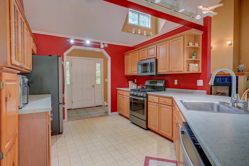 24 Amber Way Conway NH 03813