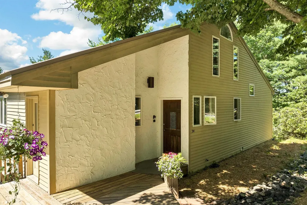 34 Foxglove Road Gilford NH 03249