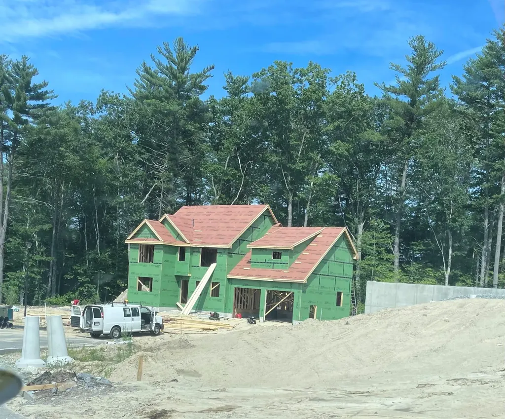 43 Hummingbird Drive Manchester NH 03104