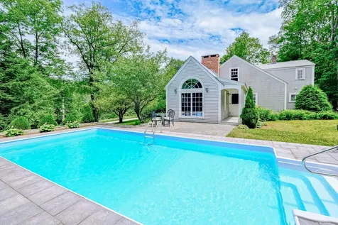 160 Peck Road Chester VT 05143