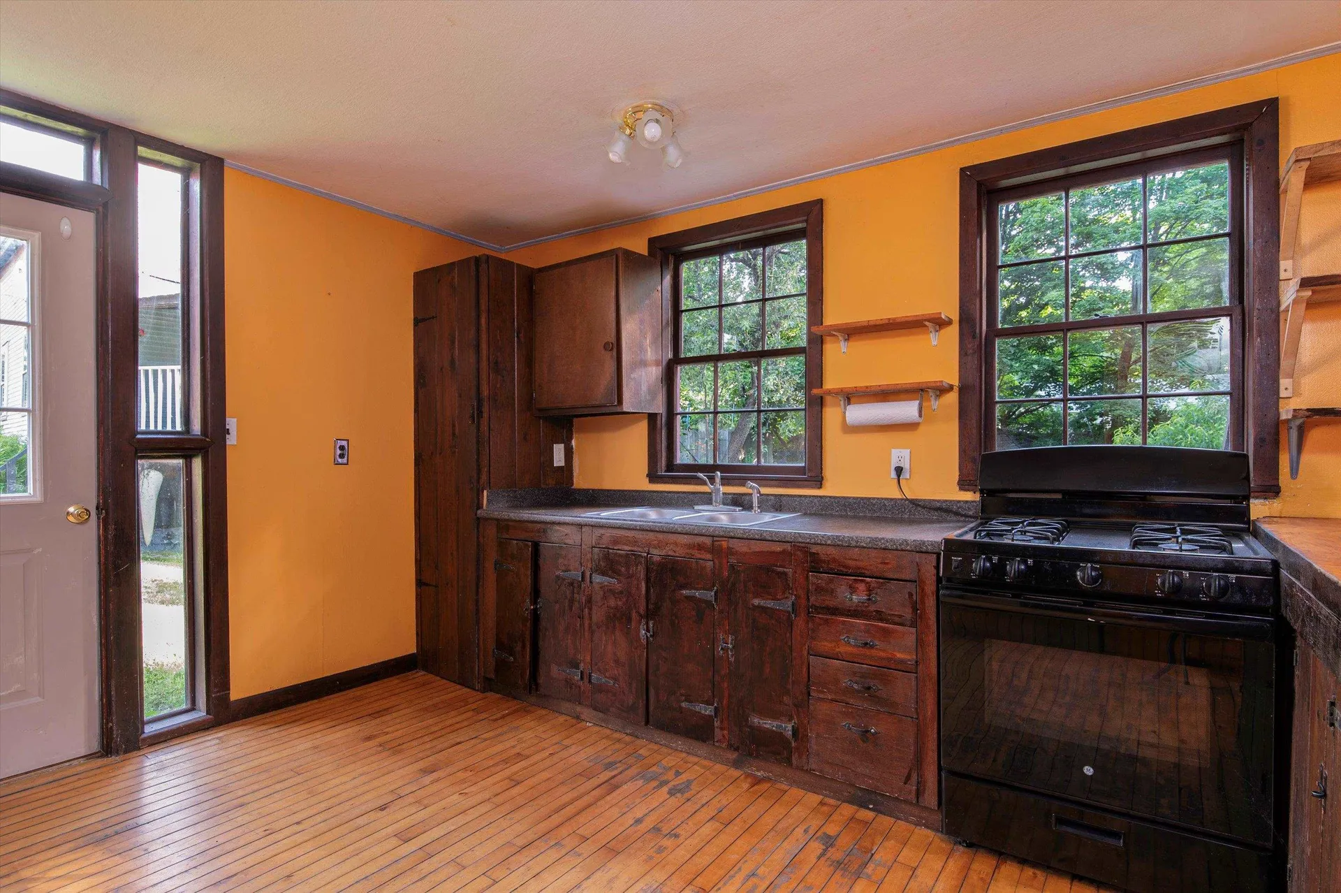 18-20 Bellows Falls Road Putney VT 05346
