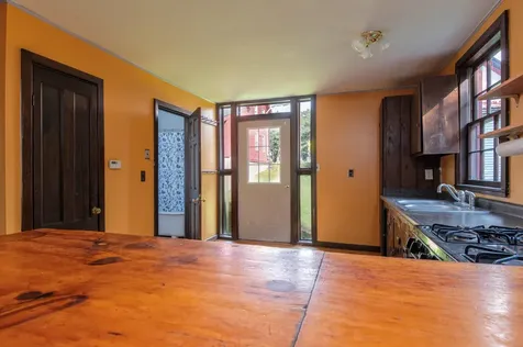 18-20 Bellows Falls Road Putney VT 05346