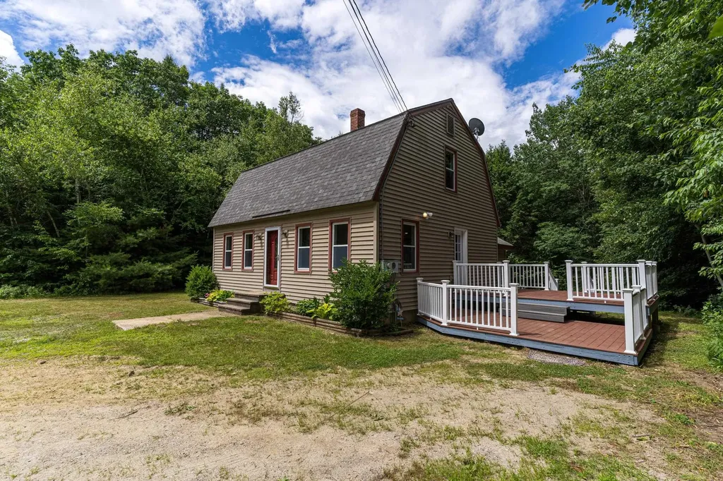 72 Harvey Lake Road Northwood NH 03261