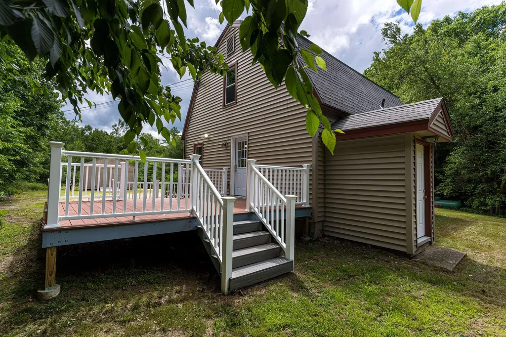 72 Harvey Lake Road Northwood NH 03261
