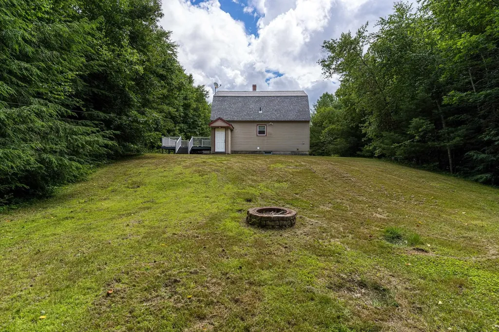 72 Harvey Lake Road Northwood NH 03261