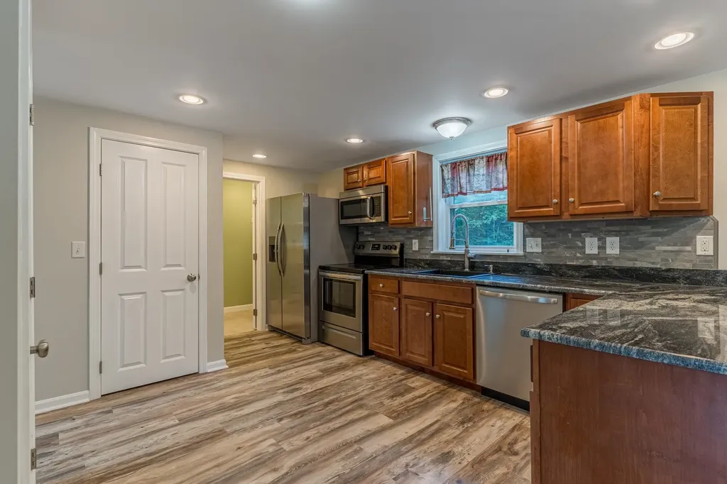 72 Harvey Lake Road Northwood NH 03261